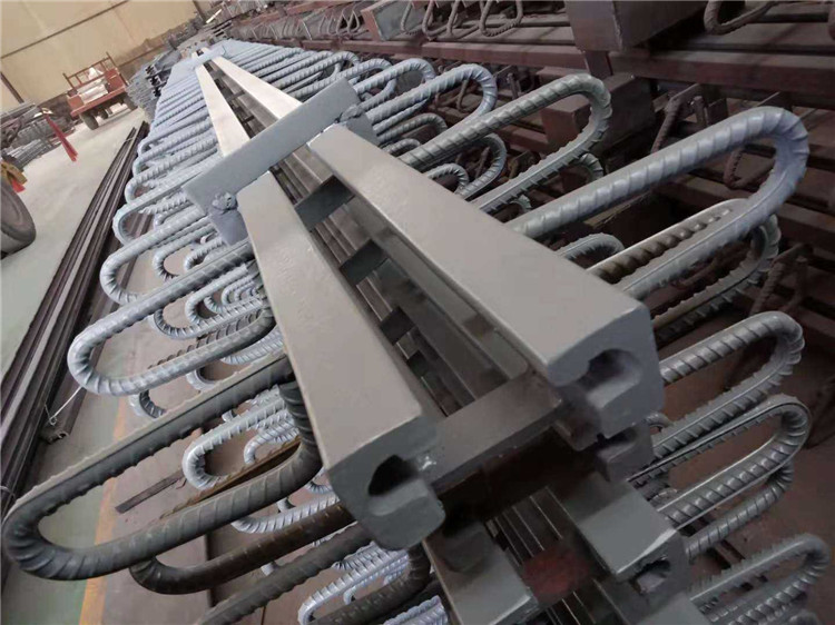 1624066697729371.jpg 900455833258449938.jpg